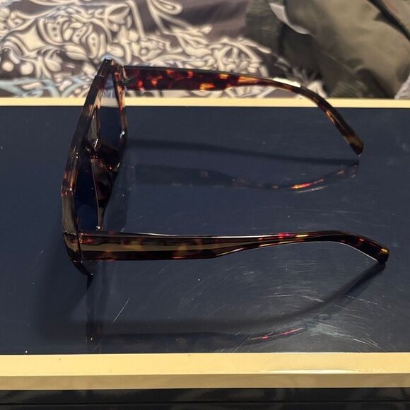 Tortoise Shell Sunglasses - Picture 2 of 4